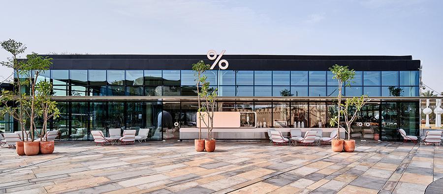 皇冠体育机构-今日消费资讯：迪士尼和 F1 将延续“奇速全开”合作、佘诗曼出任施华洛世奇品牌代言人